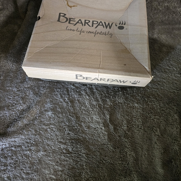 BEARPAW Phyllis In Black Furry Boots Women Size 9 *New In Box* - Picture 9 of 12